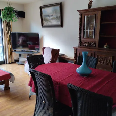 2-slaapkamer Appartement, 90m2, Met Zeezicht, Prive Parking In Optie * Blankenberge