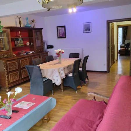 2-slaapkamer Appartement, 90m2, Met Zeezicht, Prive Parking In Optie * Blankenberge