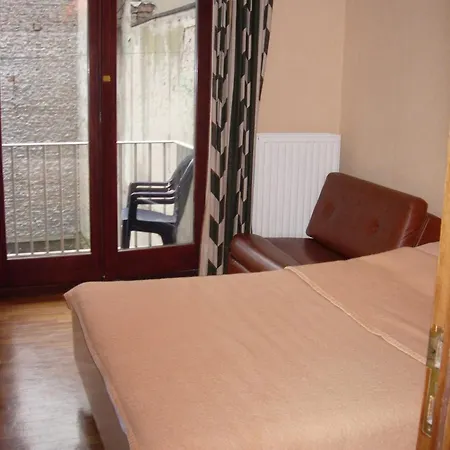 2-slaapkamer Appartement, 90m2, Met Zeezicht, Prive Parking In Optie *